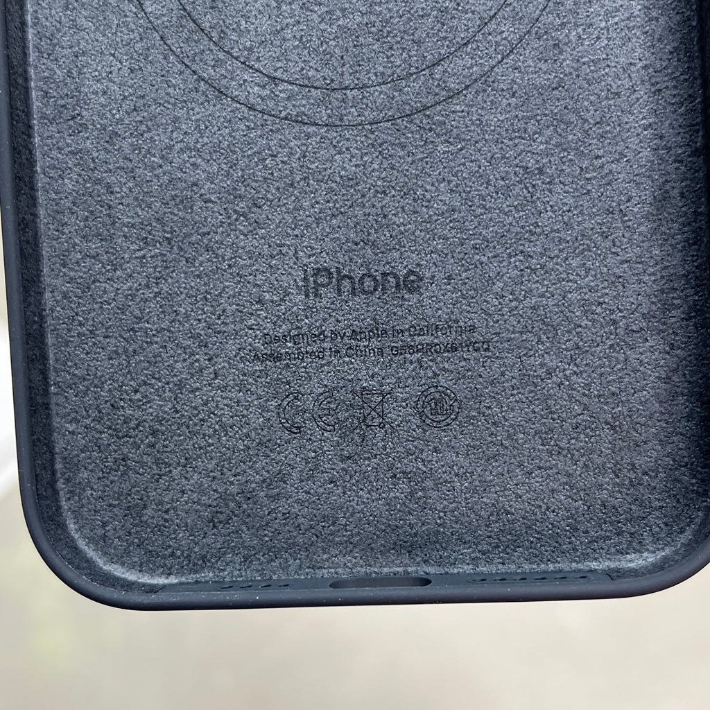 Apple iPhone 14 Plus Silicone MagSafe Case — Midnight (Return)